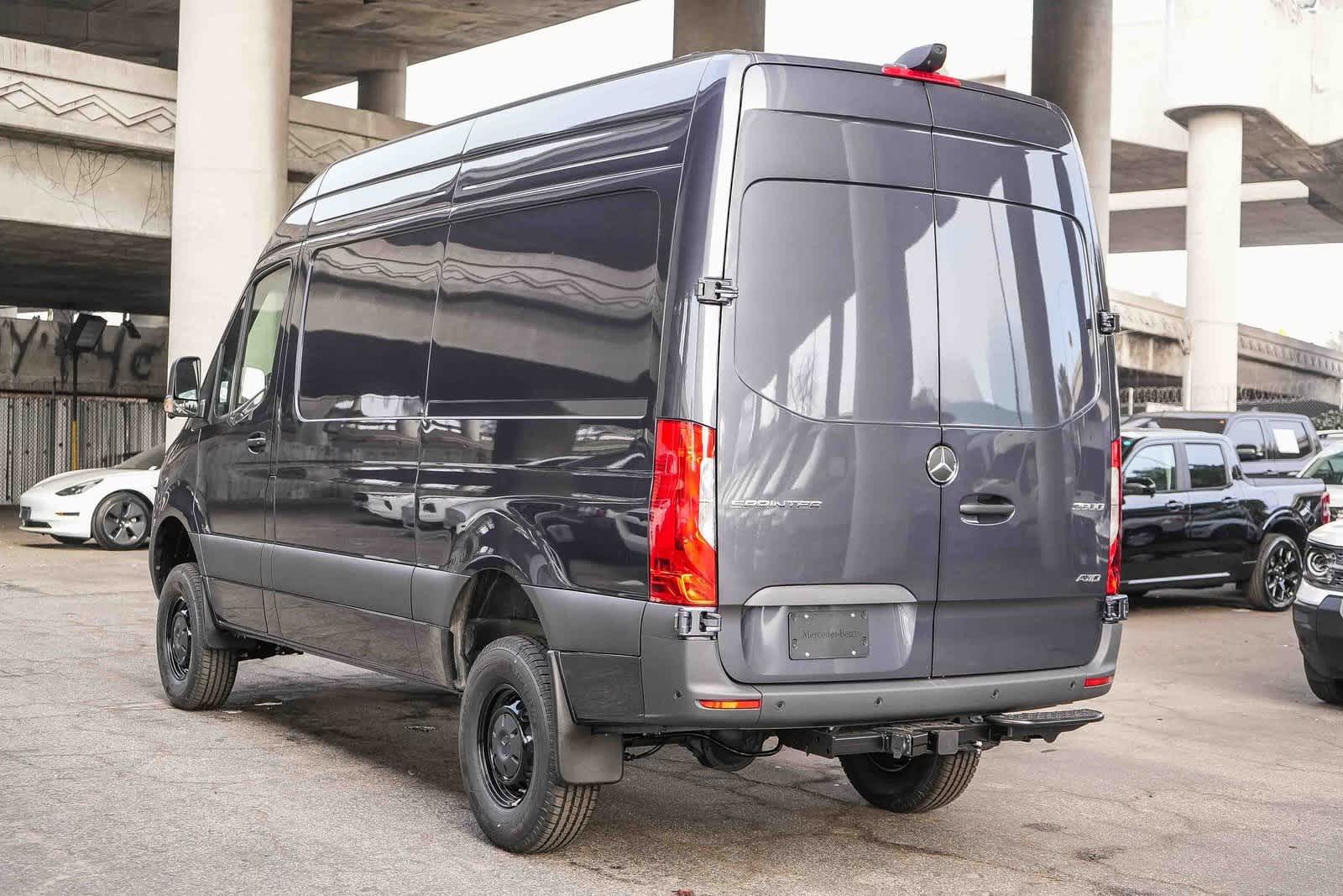 Thumbnail: 2026 Mercedes-Benz Sprinter - 8