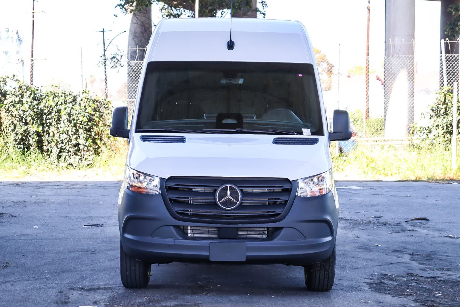 Thumbnail: 2026 Mercedes-Benz Sprinter - 2
