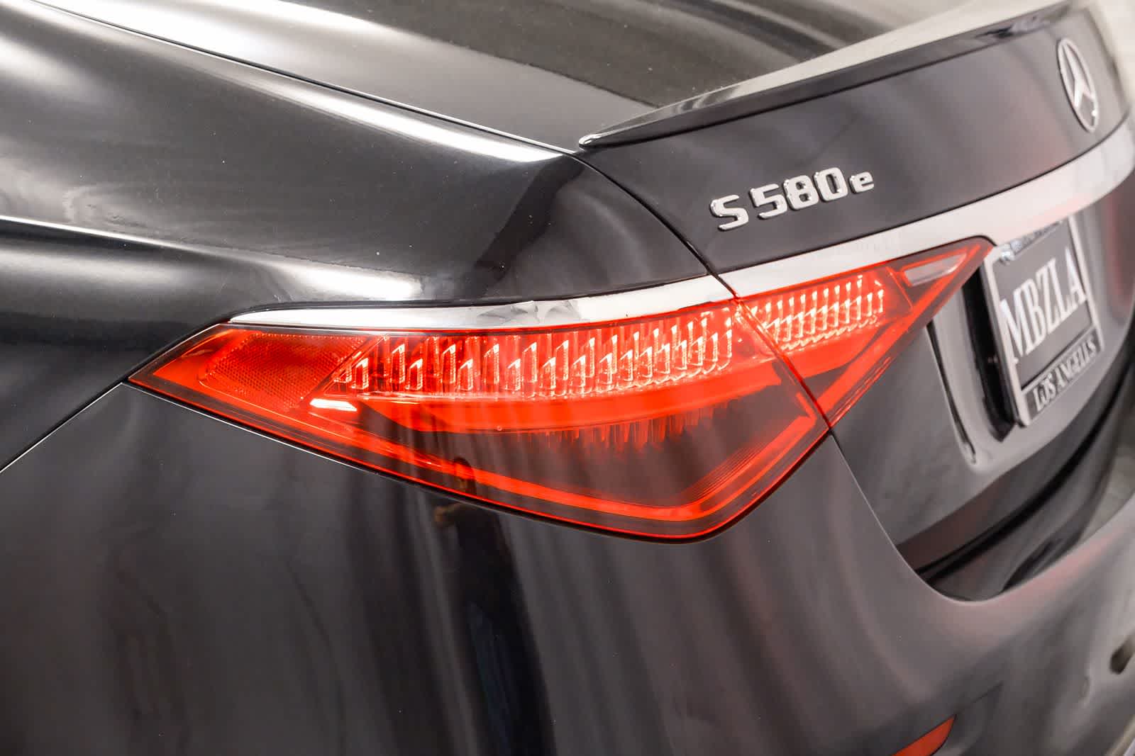 Thumbnail: 2024 Mercedes-Benz S-Class - 6