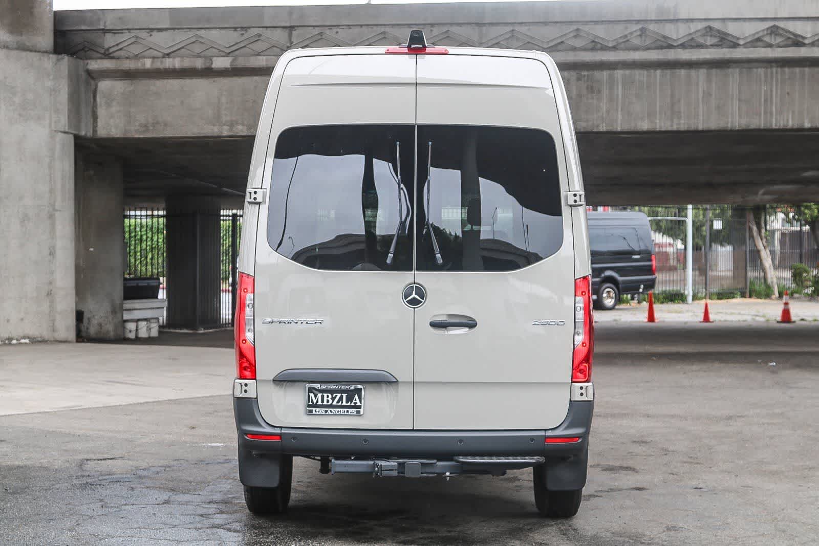 Thumbnail: 2024 Mercedes-Benz Sprinter - 6