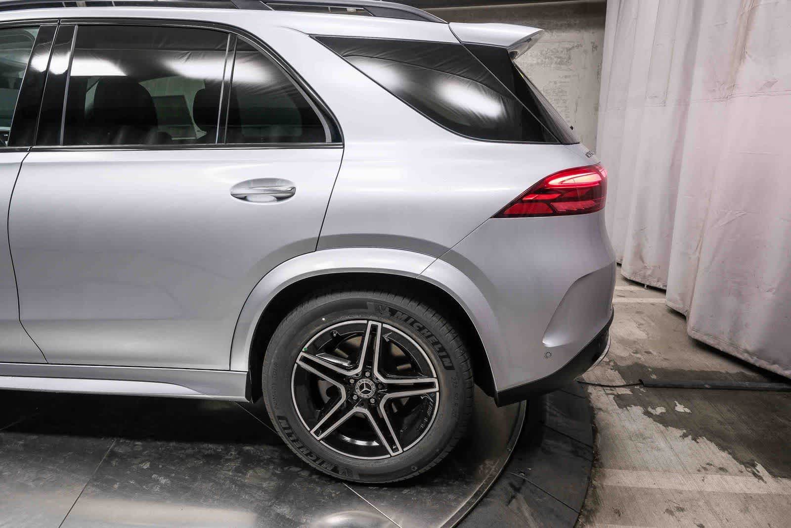 Thumbnail: 2026 Mercedes-Benz GLE - 8
