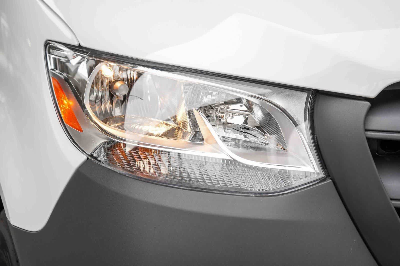 Thumbnail: 2026 Mercedes-Benz Sprinter - 4