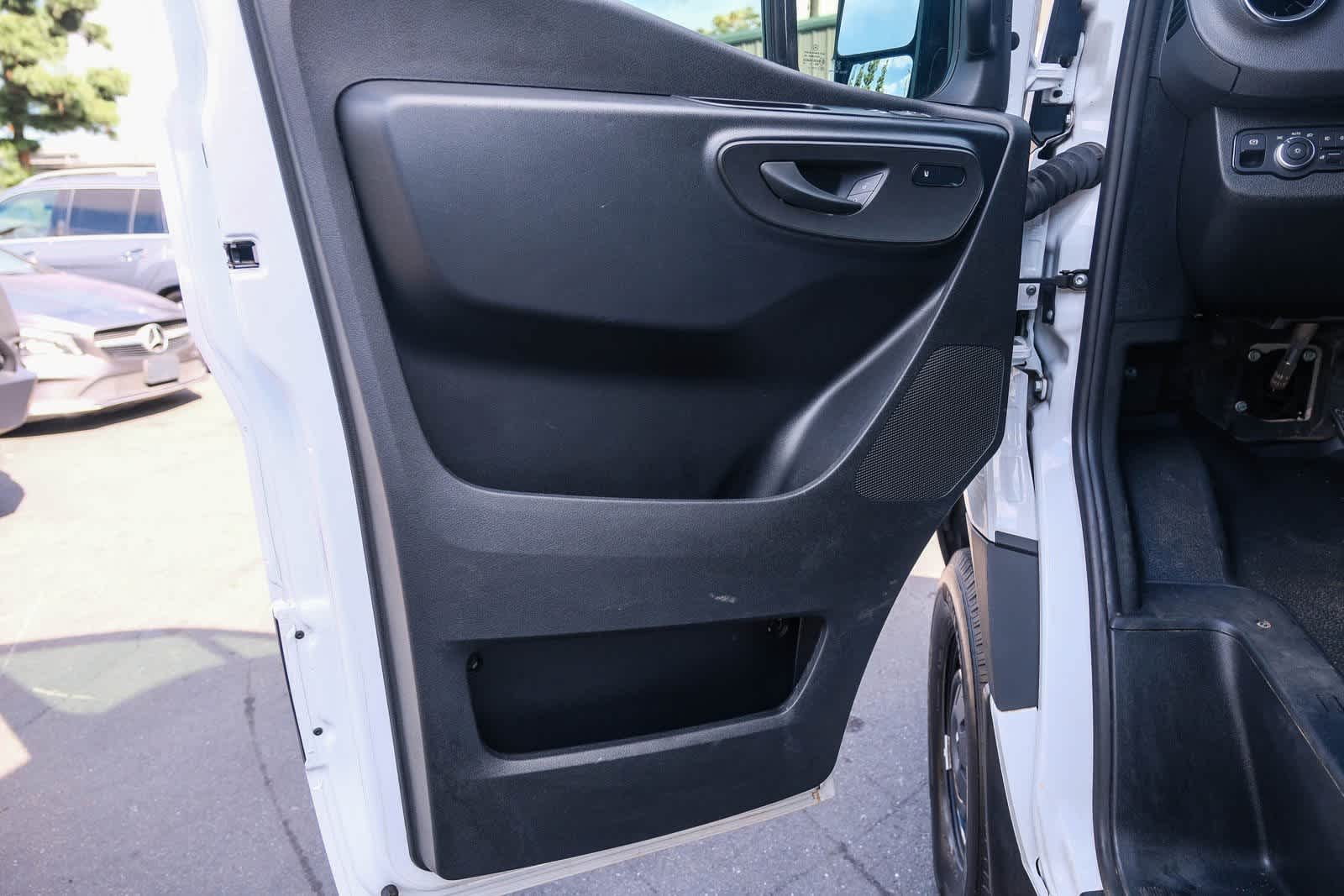 Thumbnail: 2024 Mercedes-Benz Sprinter - 24