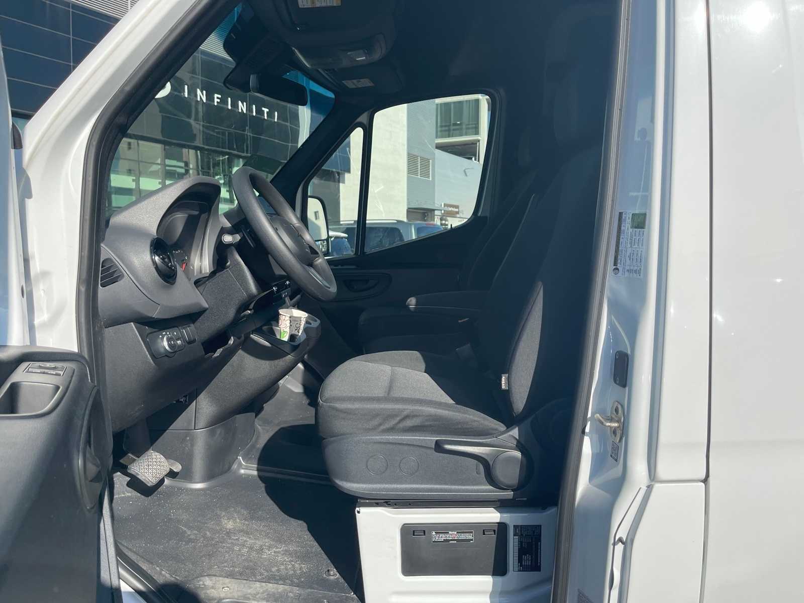 Thumbnail: 2021 Mercedes-Benz Sprinter - 6