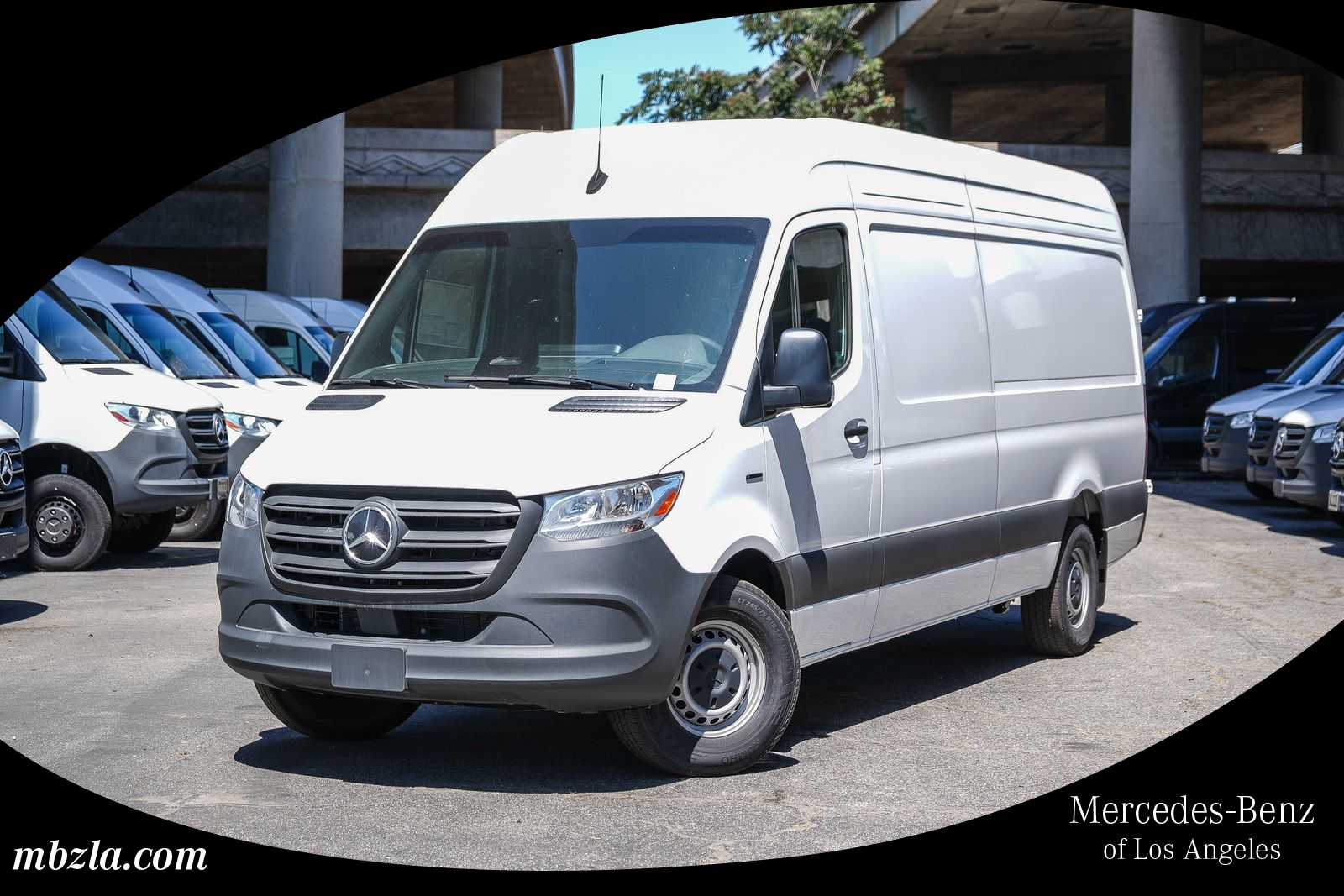 Thumbnail: 2025 Mercedes-Benz eSprinter - 1