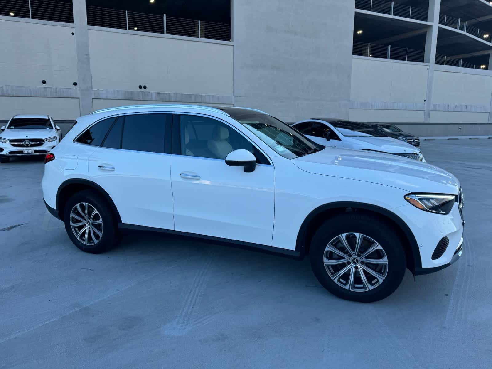 Thumbnail: 2025 Mercedes-Benz GLC - 3