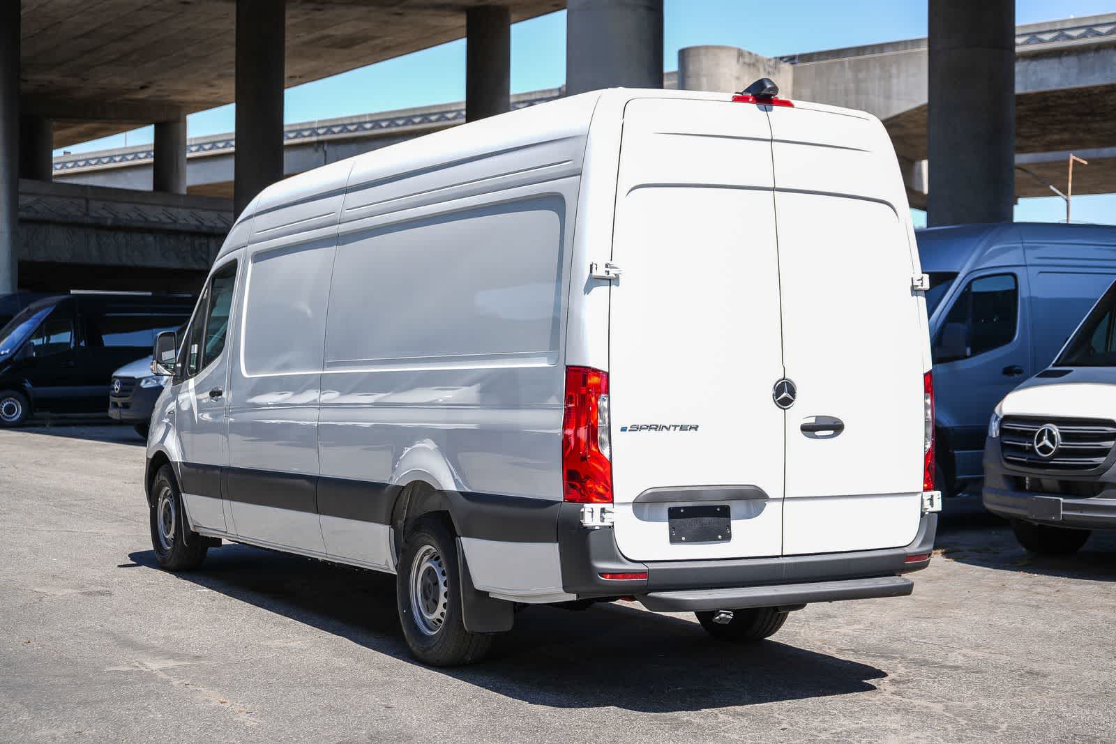 Thumbnail: 2025 Mercedes-Benz eSprinter - 9