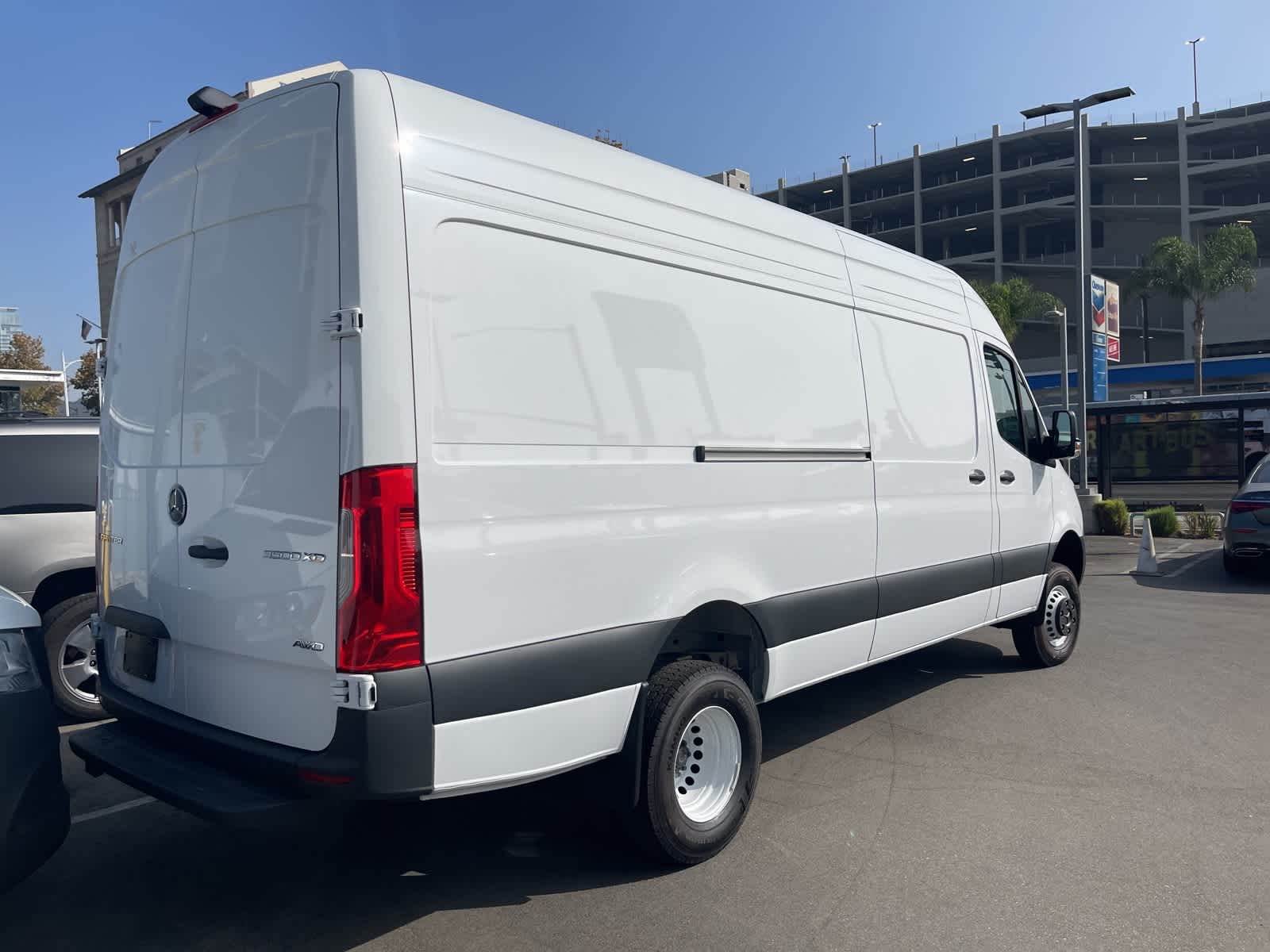 Thumbnail: 2025 Mercedes-Benz Sprinter - 7