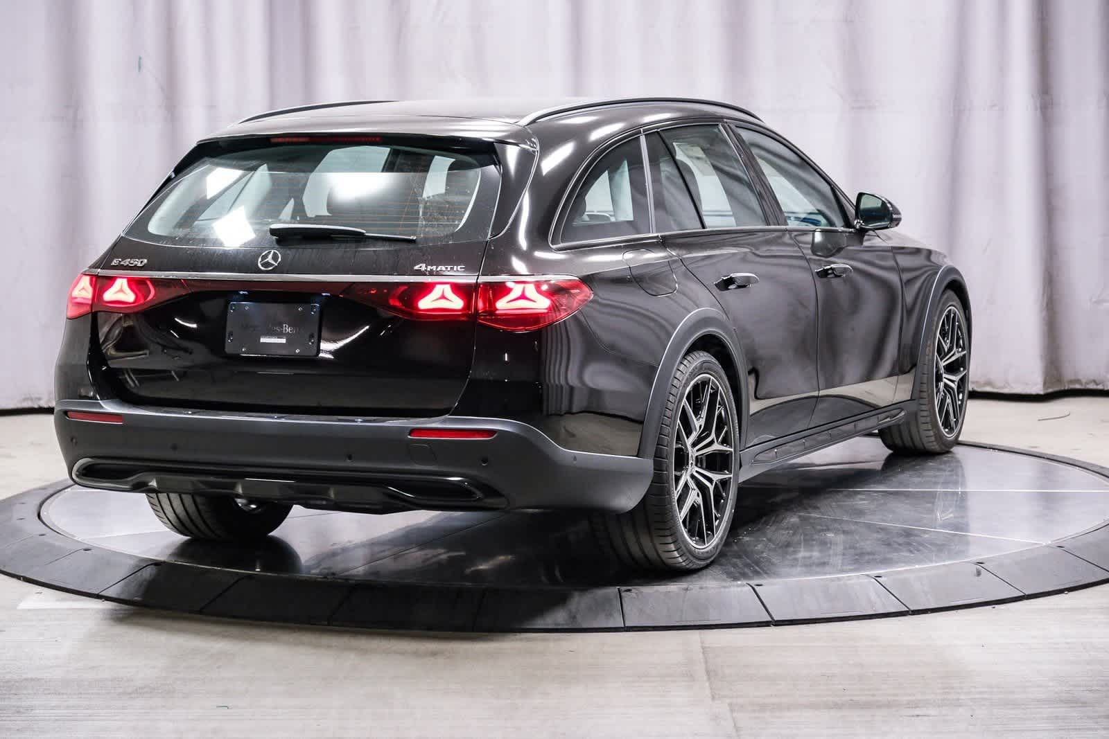 Thumbnail: 2026 Mercedes-Benz E-Class - 4