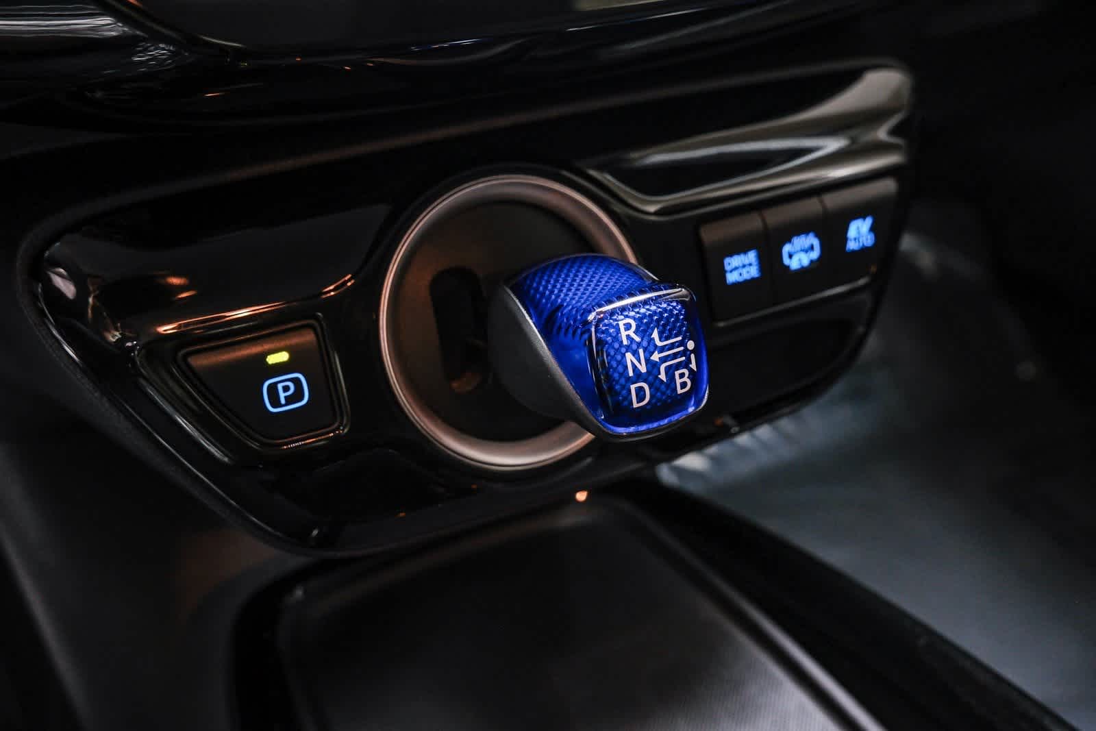 Thumbnail: 2021 Toyota Prius Prime - 18