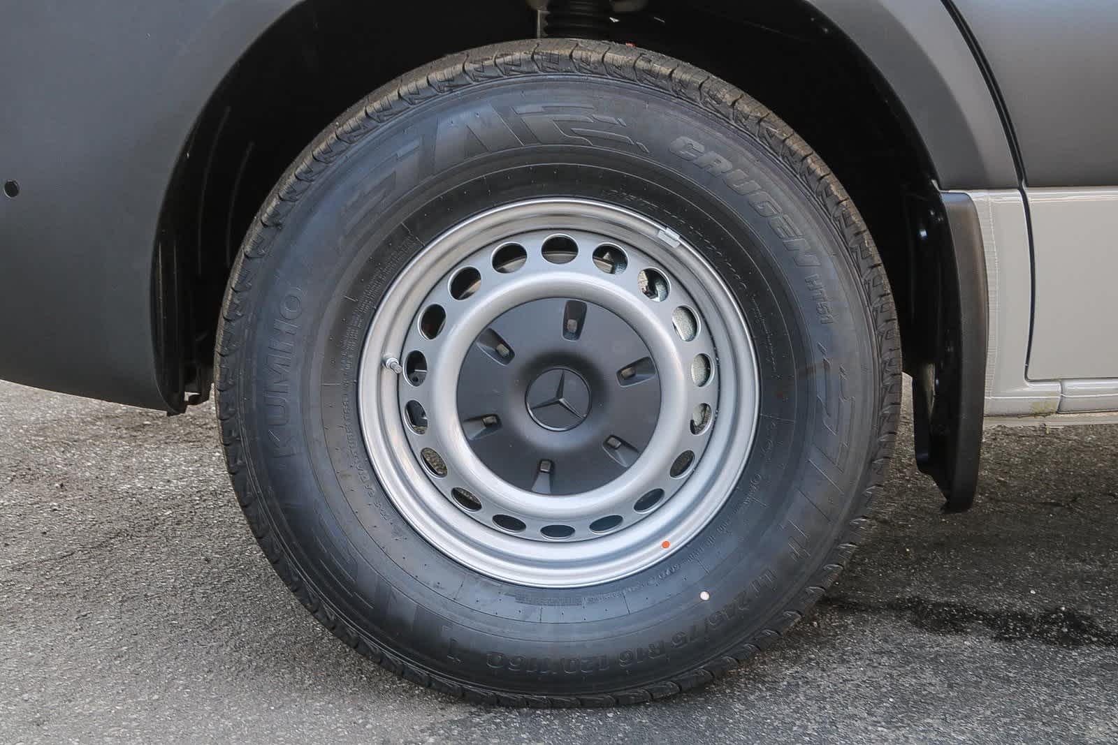 Thumbnail: 2025 Mercedes-Benz Sprinter - 11