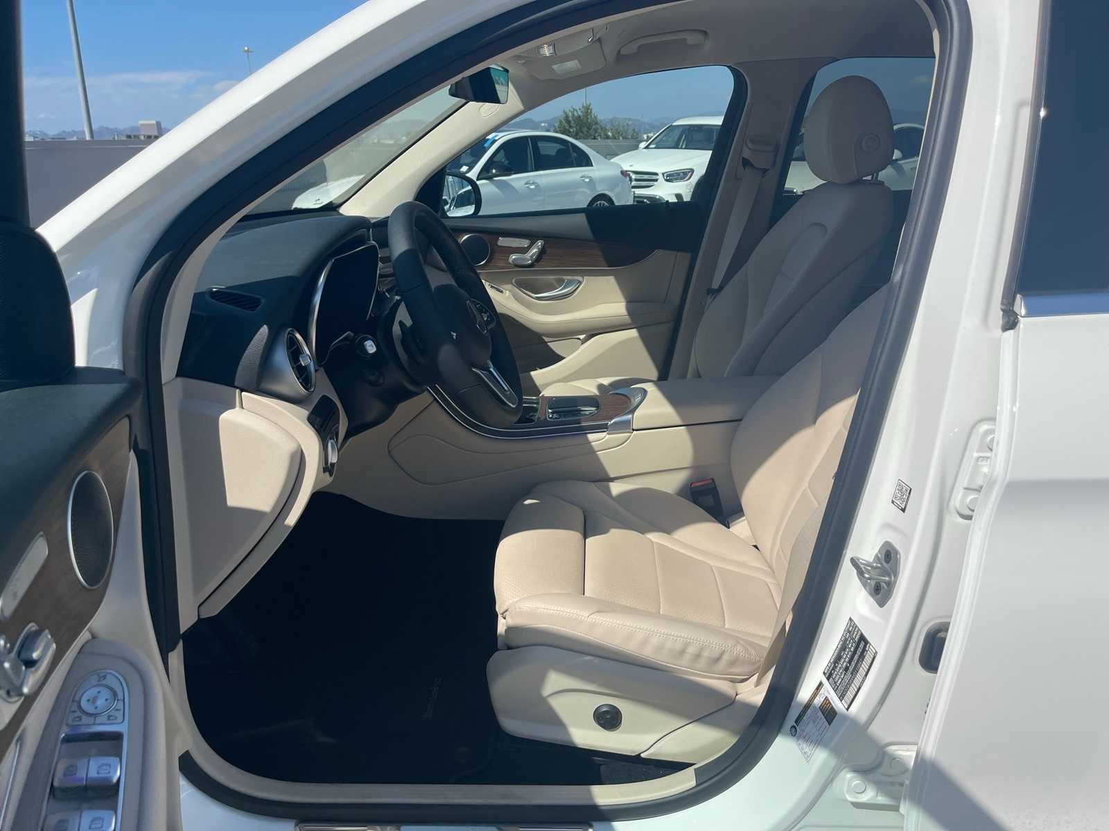 Thumbnail: 2022 Mercedes-Benz GLC - 7