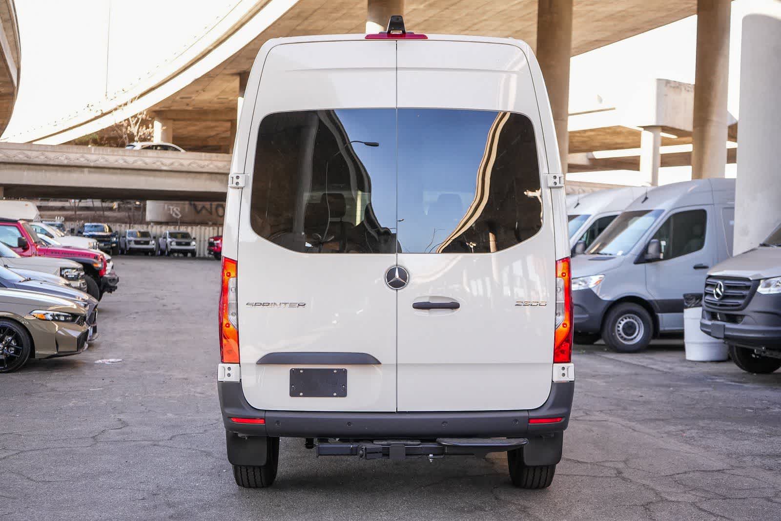 Thumbnail: 2026 Mercedes-Benz Sprinter - 7