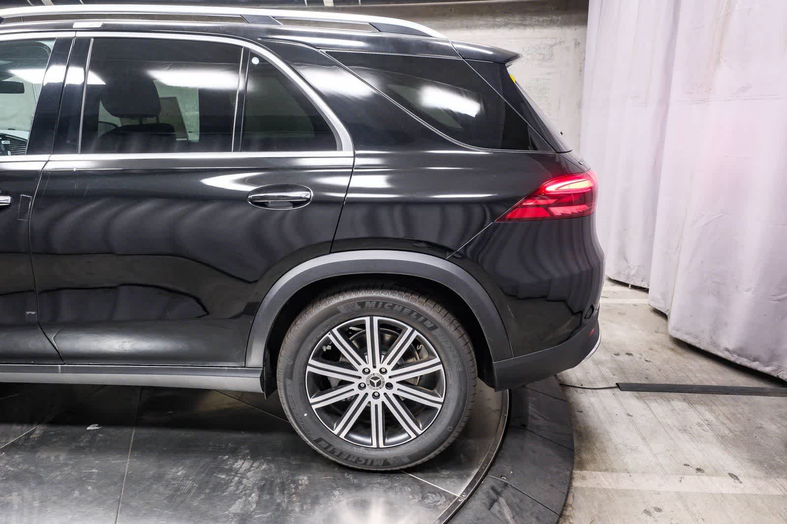 Thumbnail: 2026 Mercedes-Benz GLE - 8