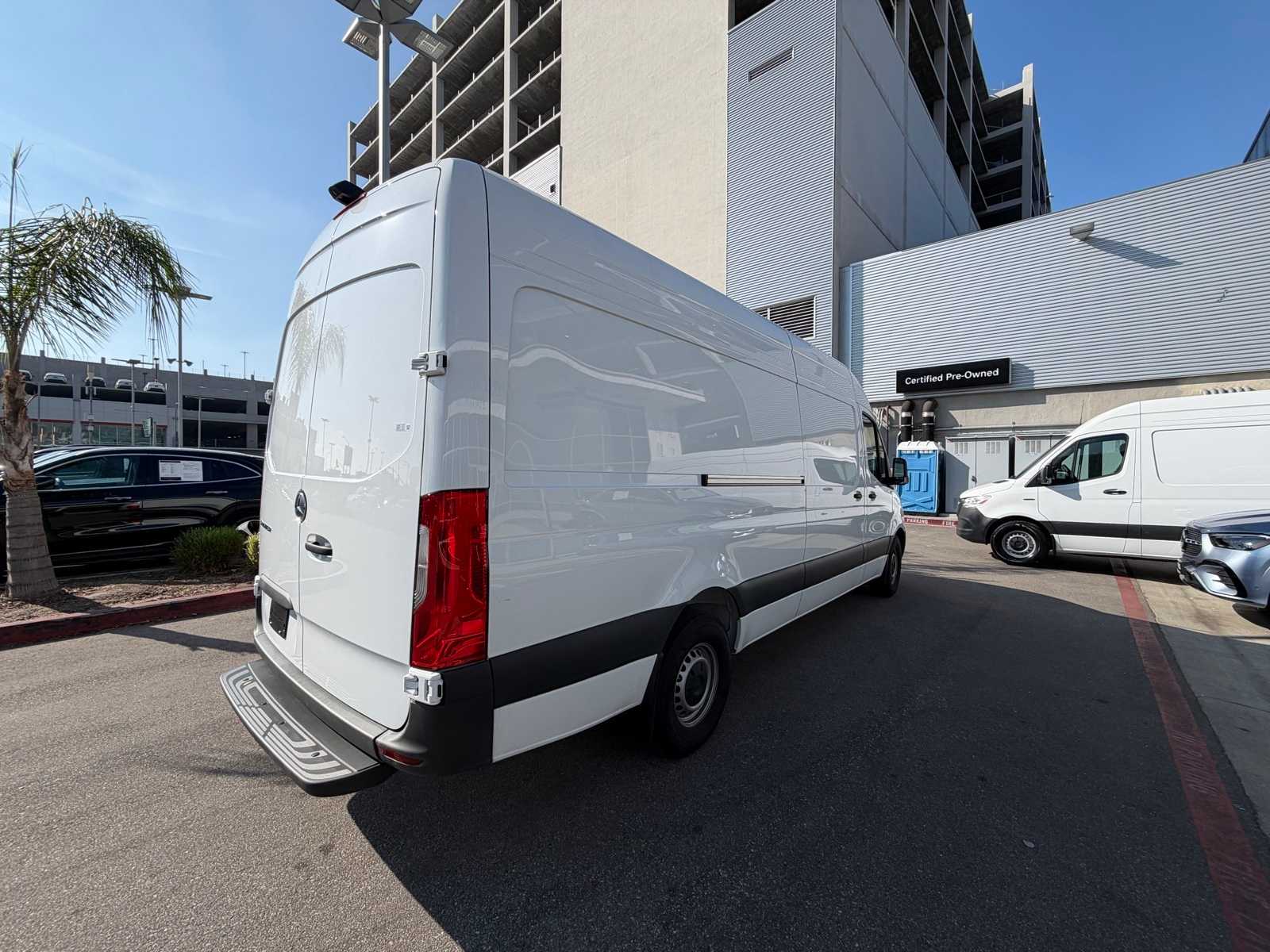 Thumbnail: 2024 Mercedes-Benz eSprinter - 4