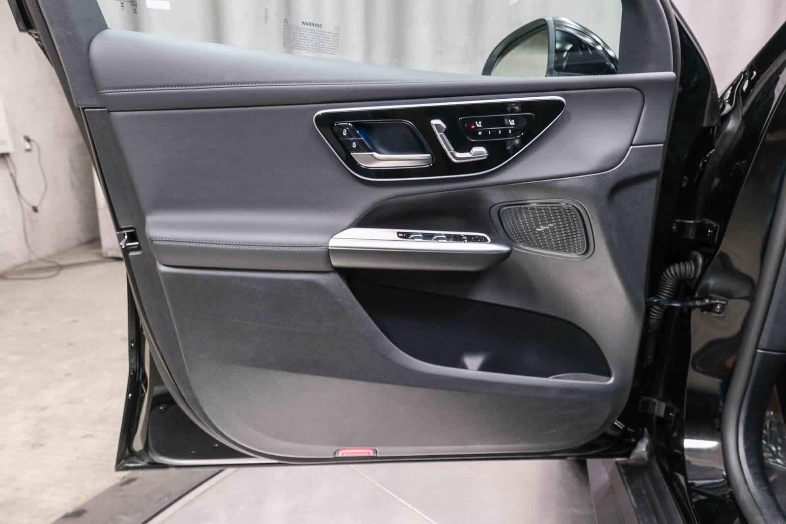 Thumbnail: 2025 Mercedes-Benz GLC - 21