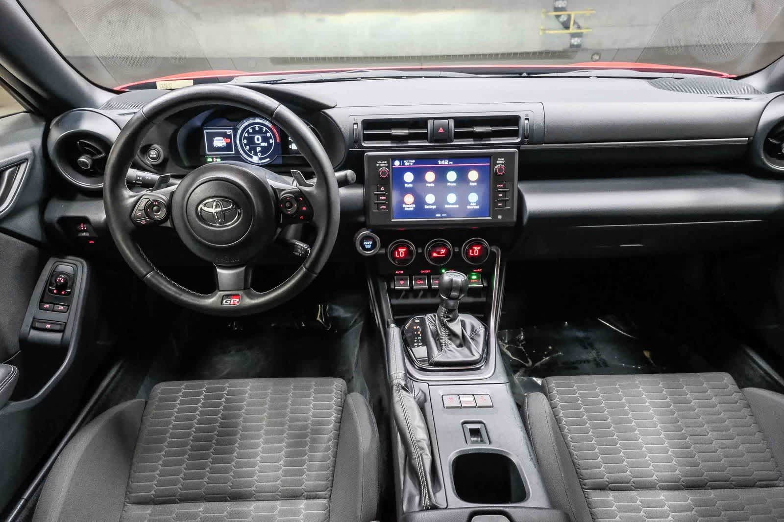 Thumbnail: 2025 Toyota GR86 - 14