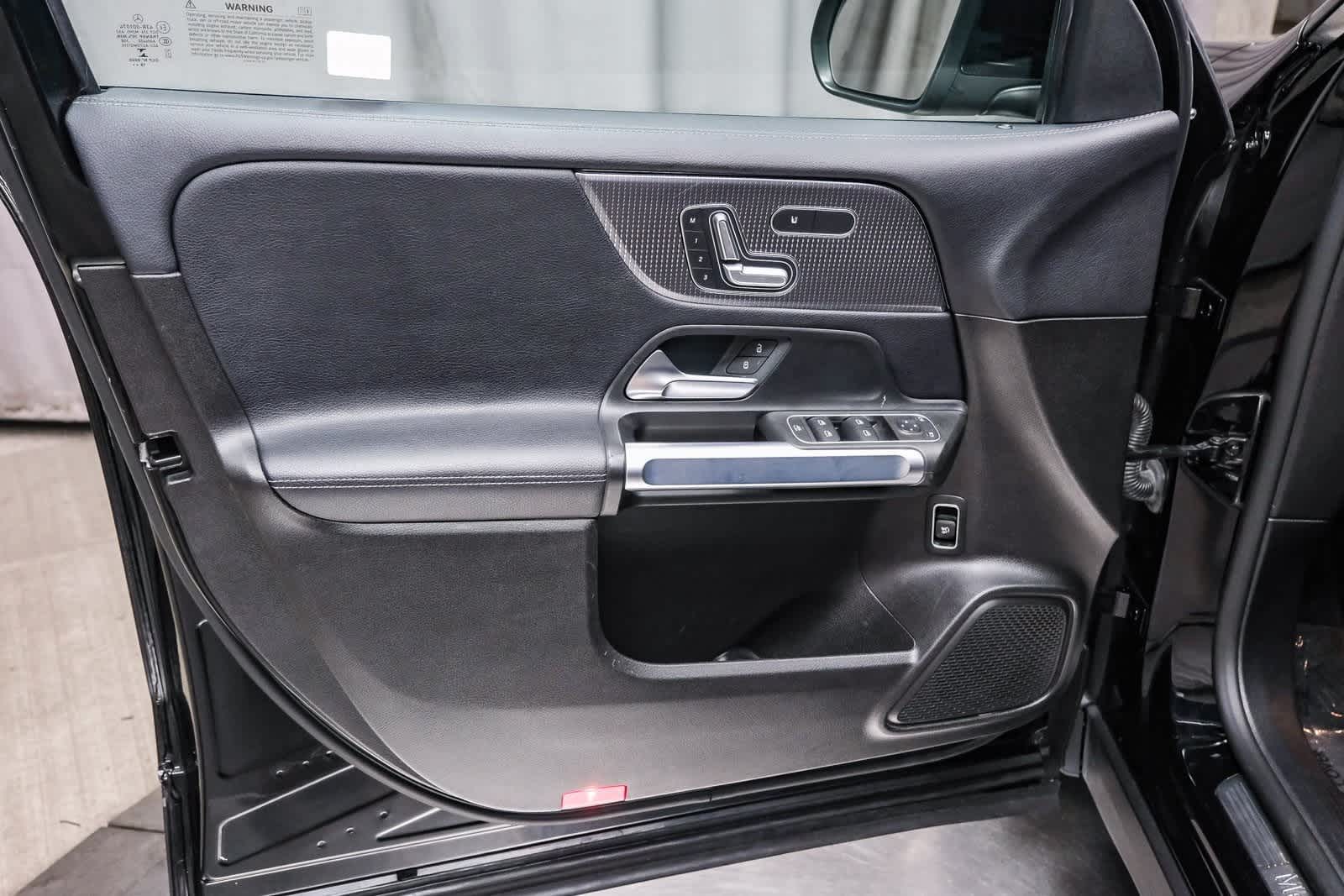 Thumbnail: 2020 Mercedes-Benz GLB - 22