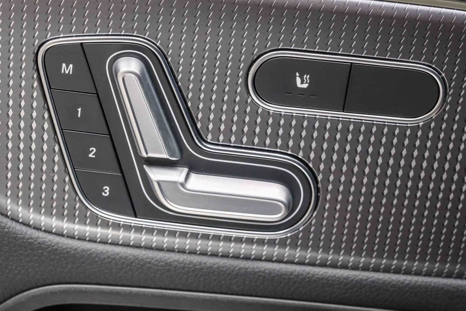 Thumbnail: 2023 Mercedes-Benz EQB - 24