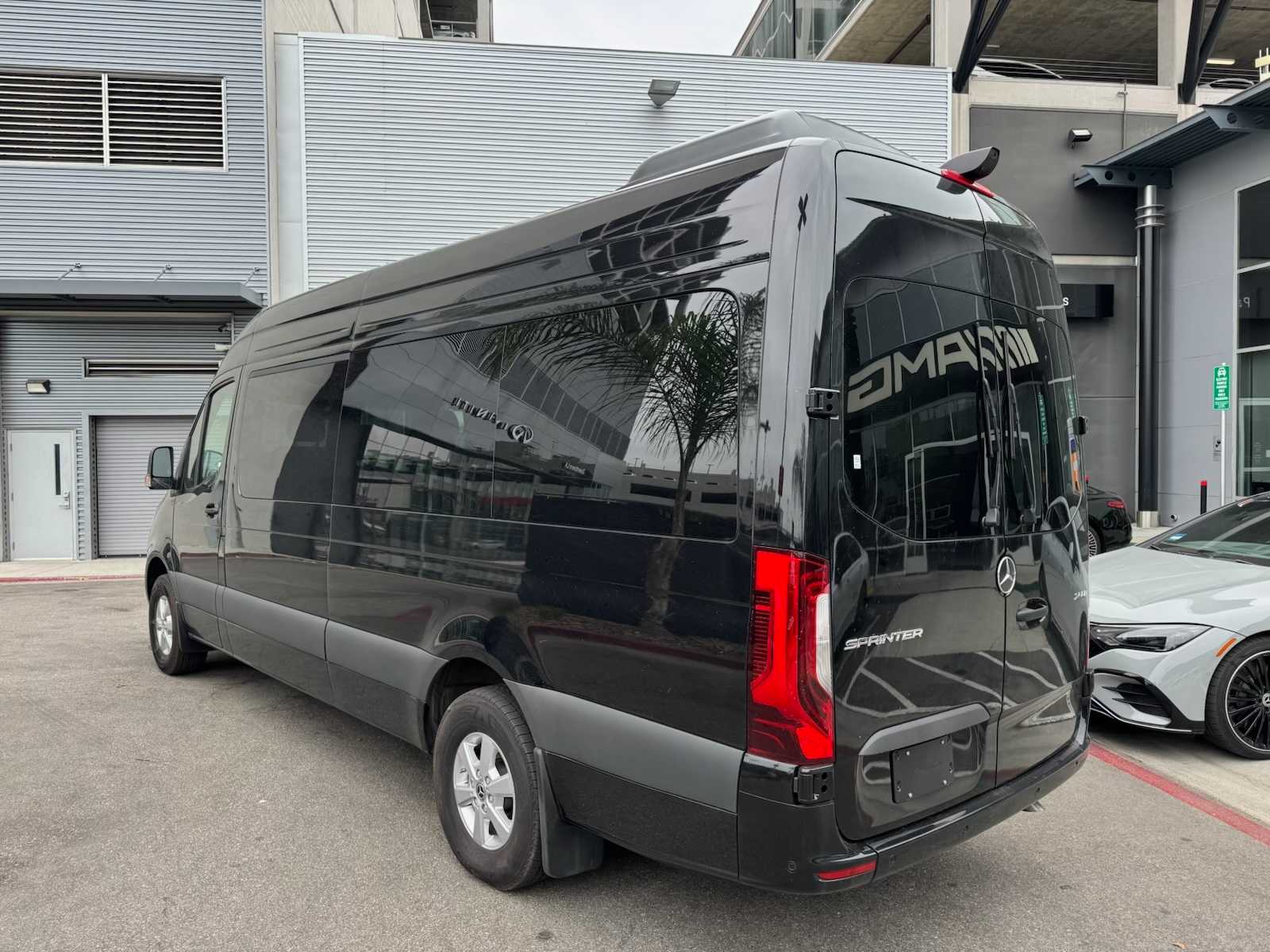 Thumbnail: 2025 Mercedes-Benz Sprinter - 3
