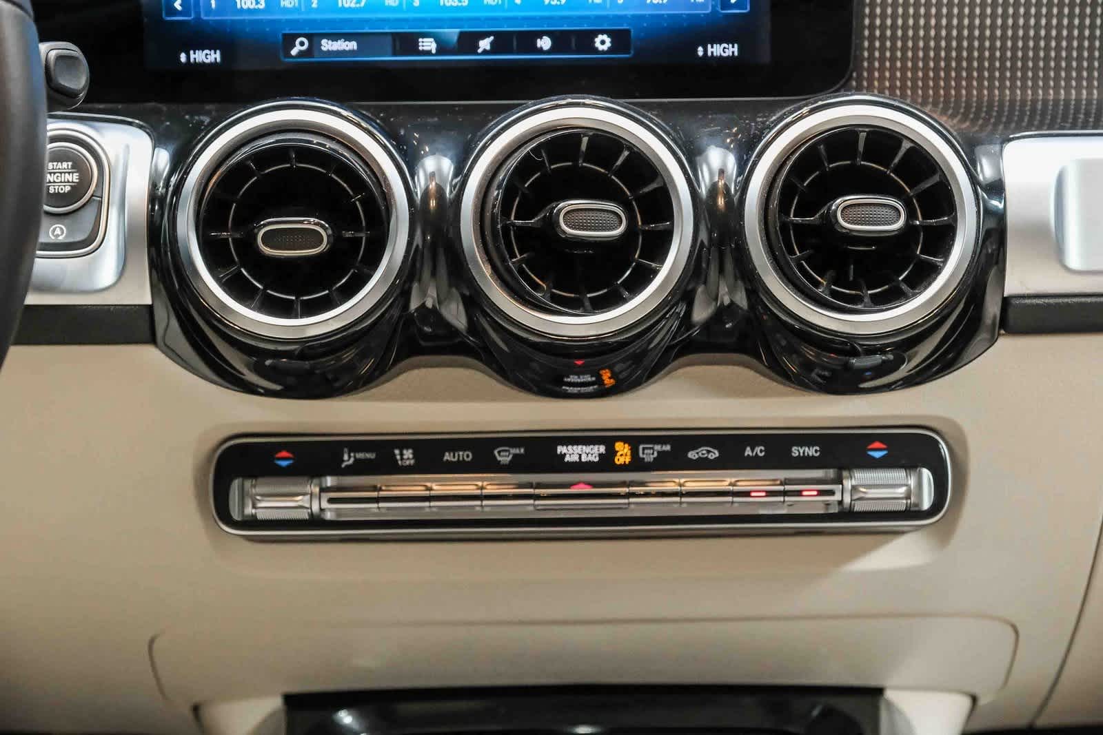 Thumbnail: 2022 Mercedes-Benz GLB - 15