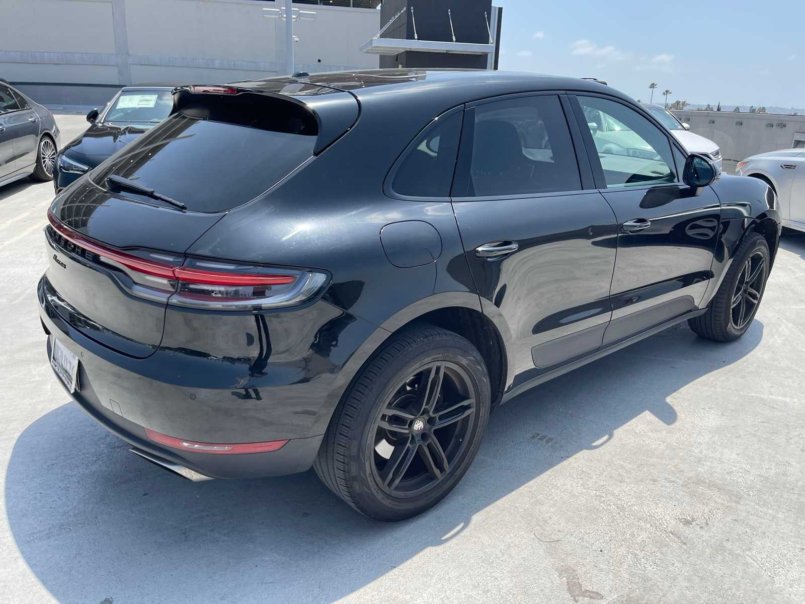 Thumbnail: 2020 Porsche Macan - 3
