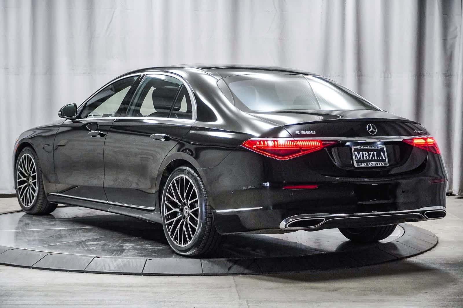 Thumbnail: 2022 Mercedes-Benz S-Class - 2