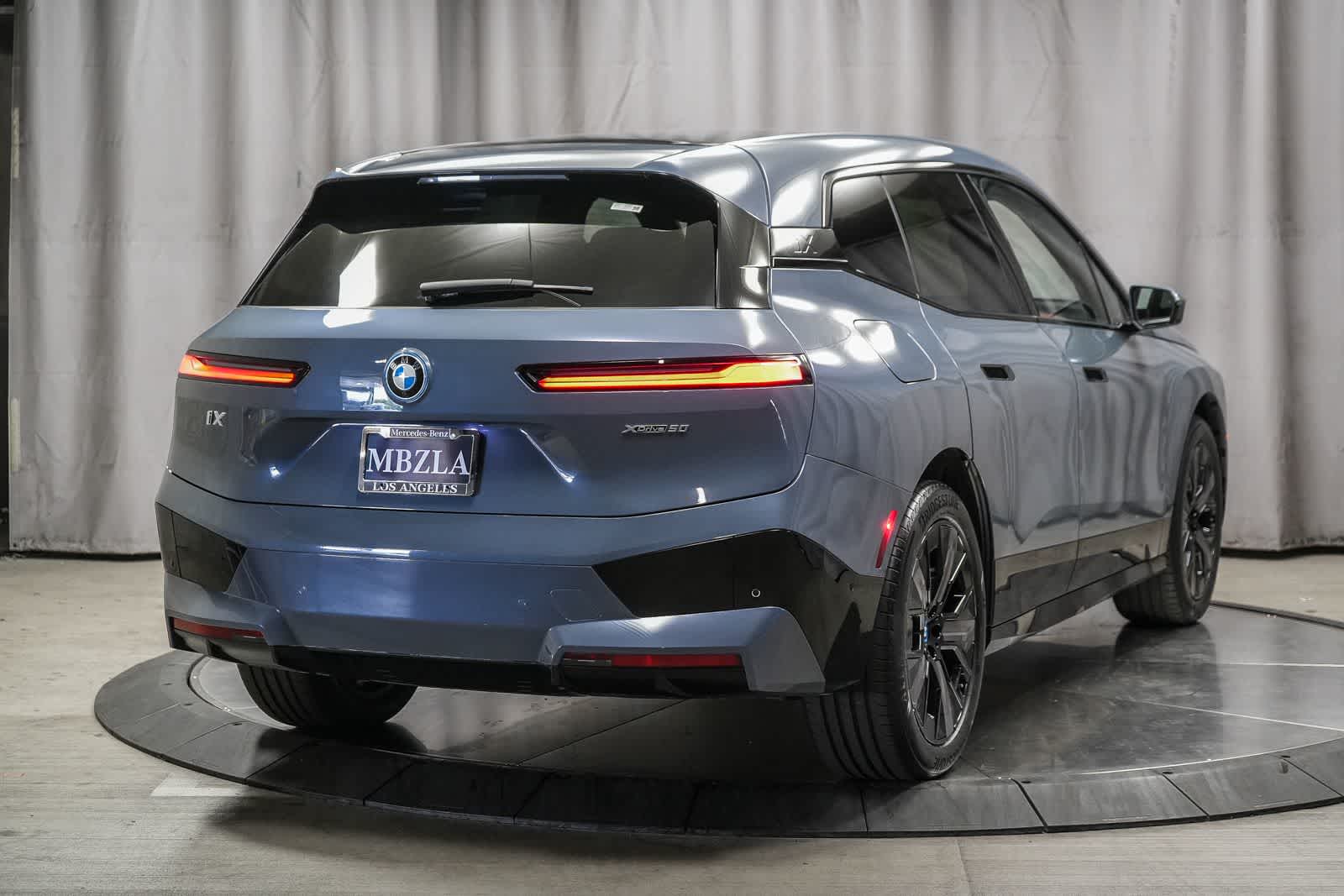 Thumbnail: 2023 BMW iX - 7