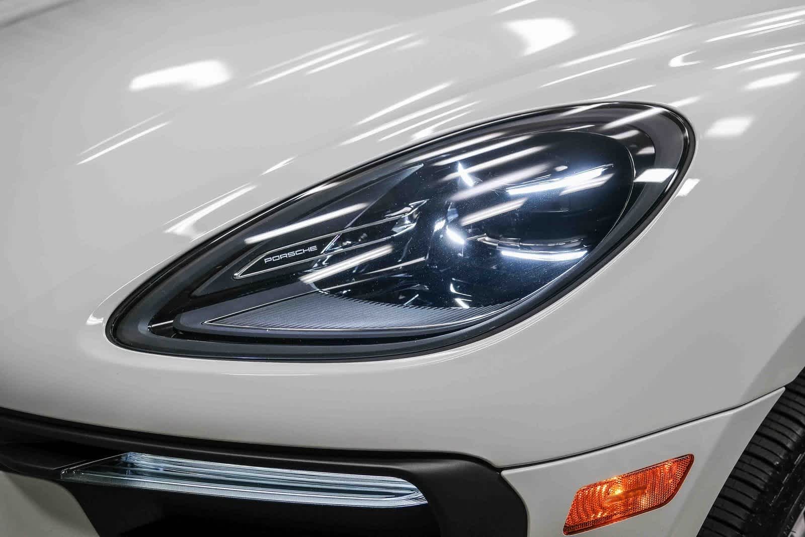 Thumbnail: 2024 Porsche Macan - 11