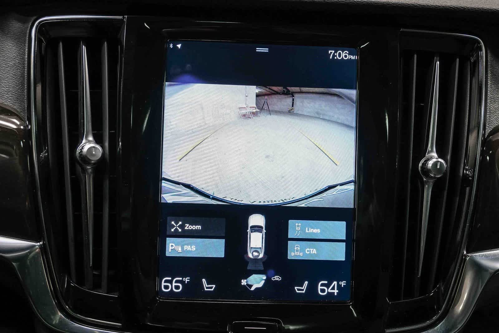 Thumbnail: 2018 Volvo S90 - 26