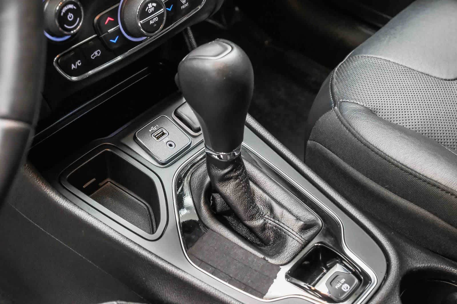 Thumbnail: 2019 Jeep Cherokee - 20