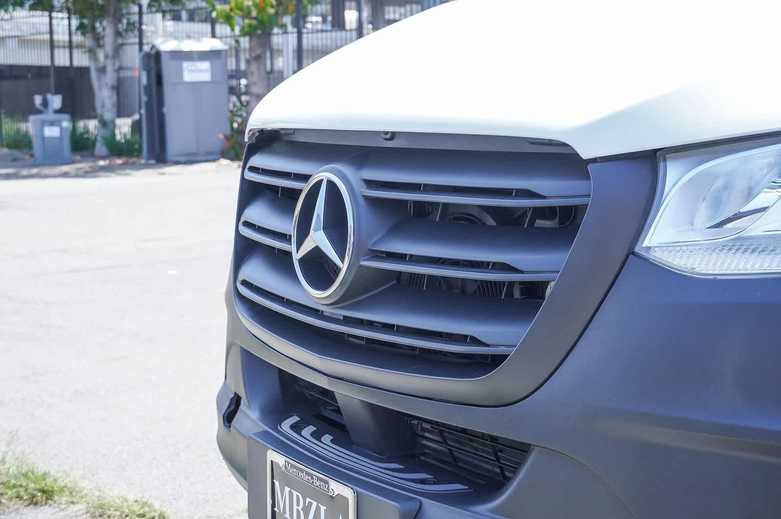 Thumbnail: 2021 Mercedes-Benz Sprinter - 12