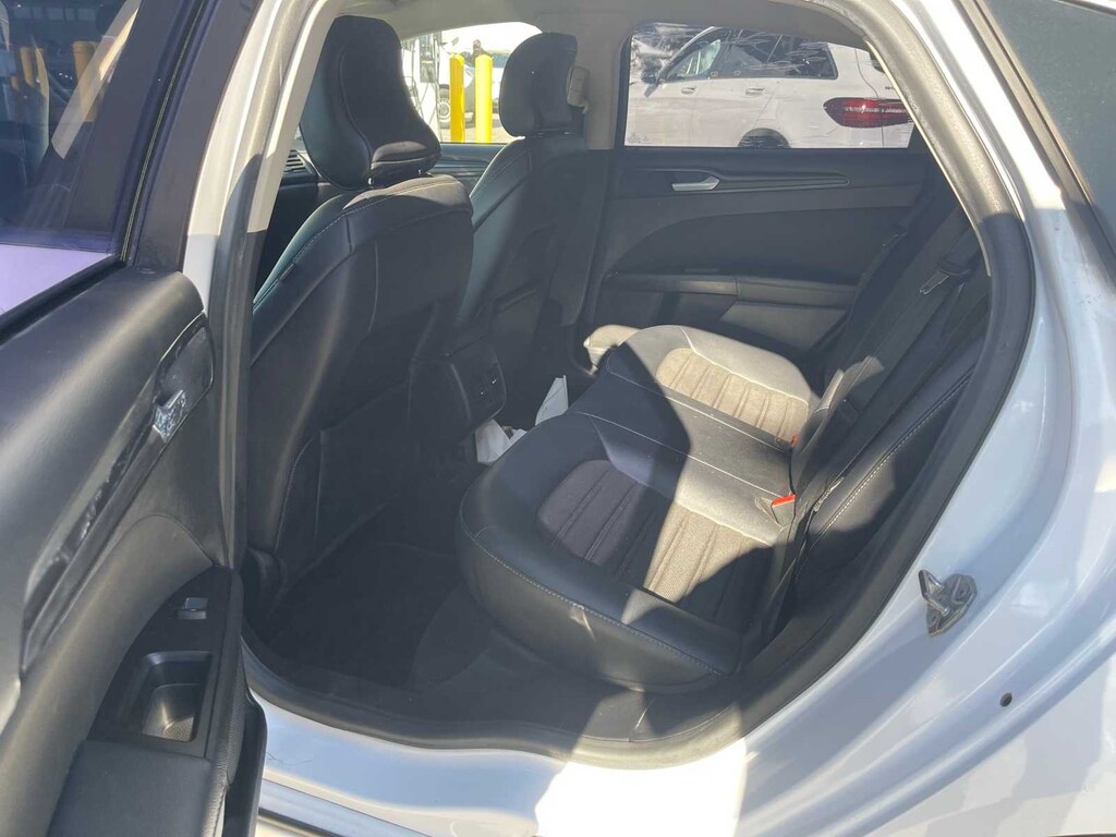 Used 2018 Ford Fusion SE Sedan