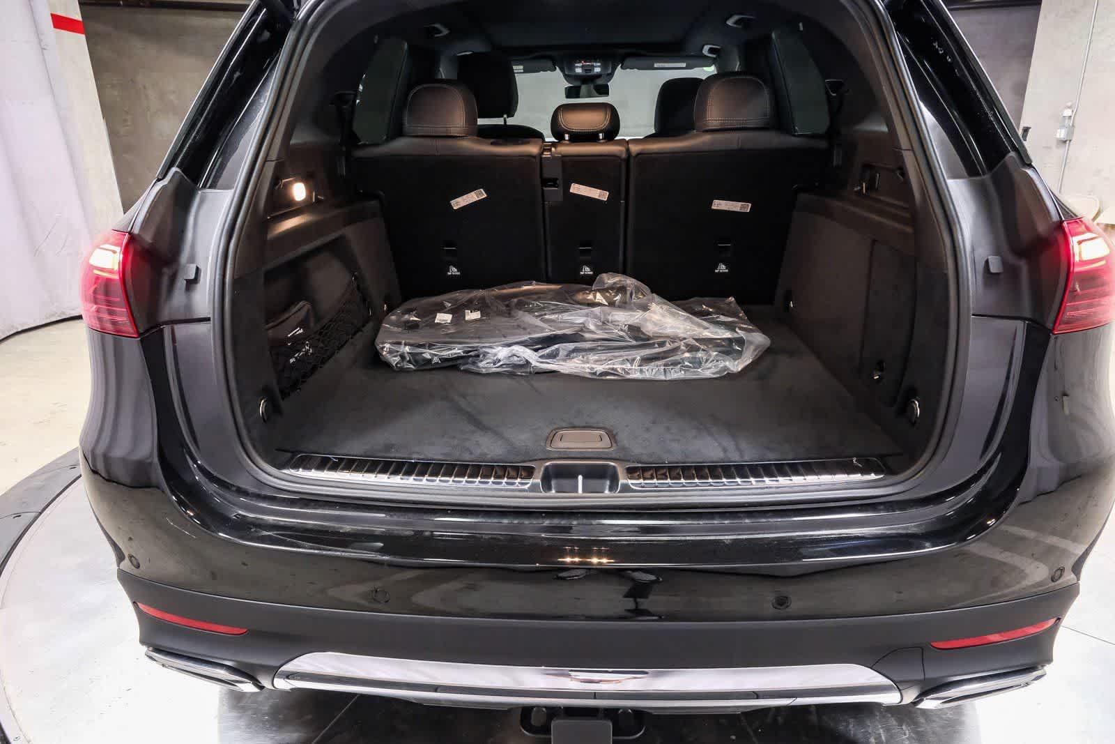 Thumbnail: 2026 Mercedes-Benz GLE - 26