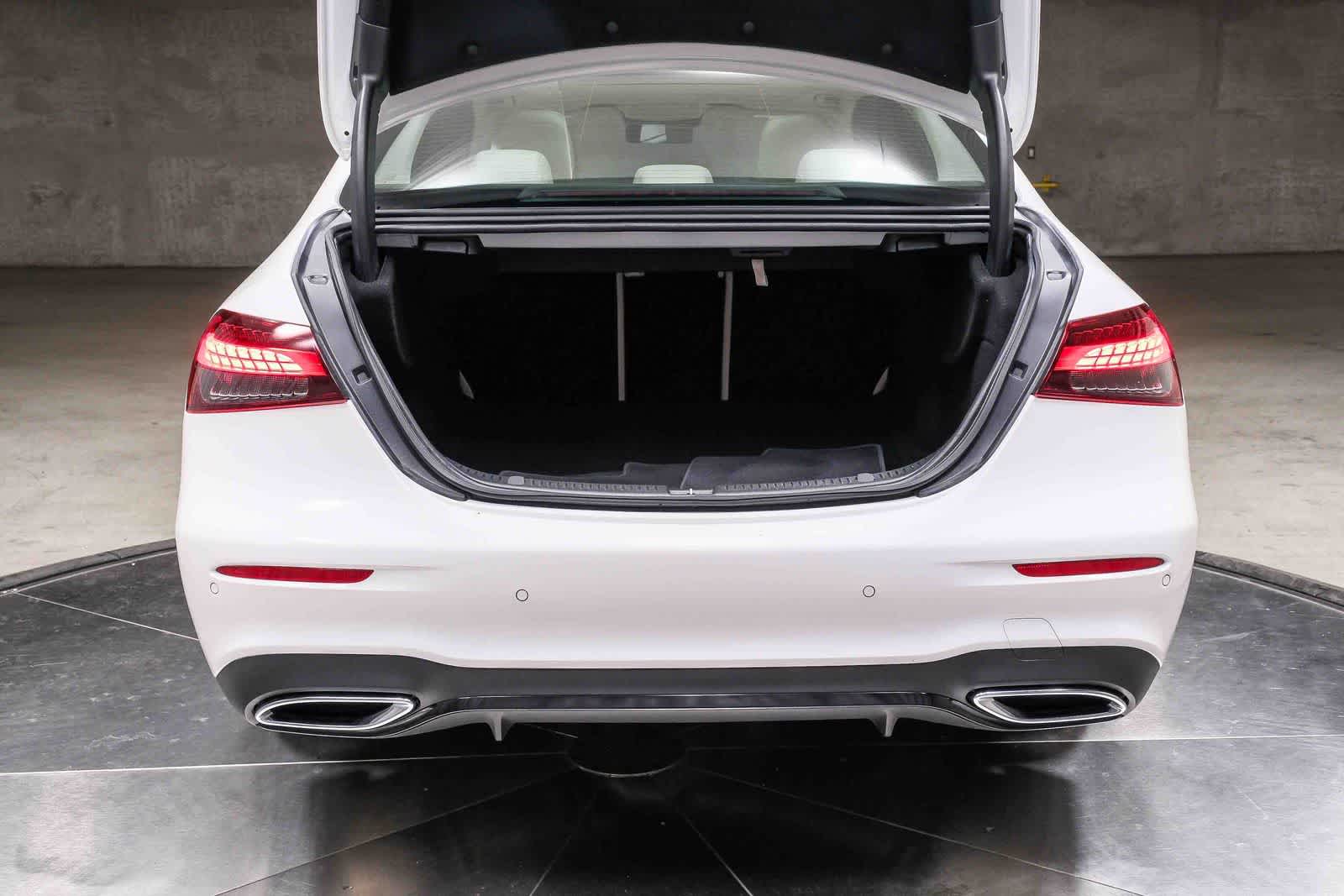 Thumbnail: 2023 Mercedes-Benz E-Class - 28