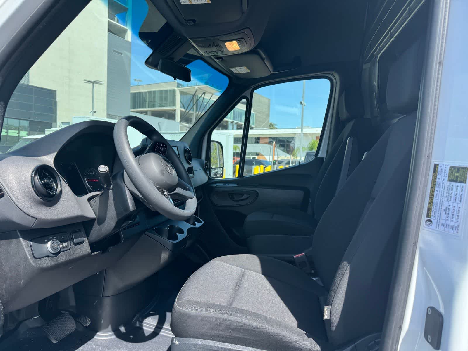 Thumbnail: 2023 Mercedes-Benz Sprinter - 10