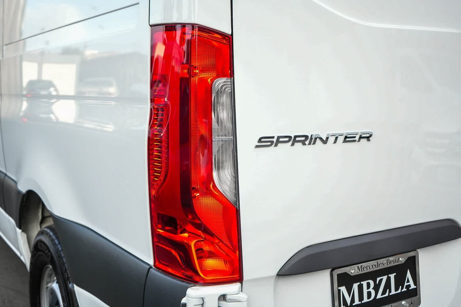 Thumbnail: 2025 Mercedes-Benz Sprinter - 9