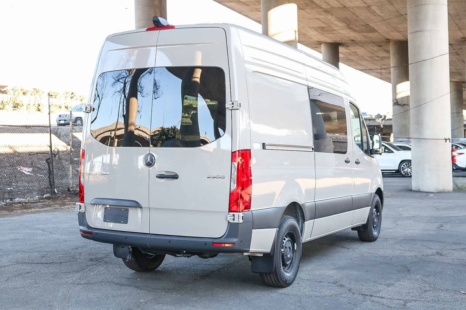 Thumbnail: 2026 Mercedes-Benz Sprinter - 6