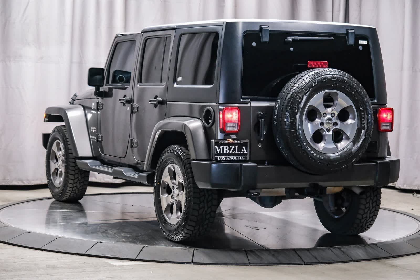 Thumbnail: 2018 Jeep Wrangler - 11