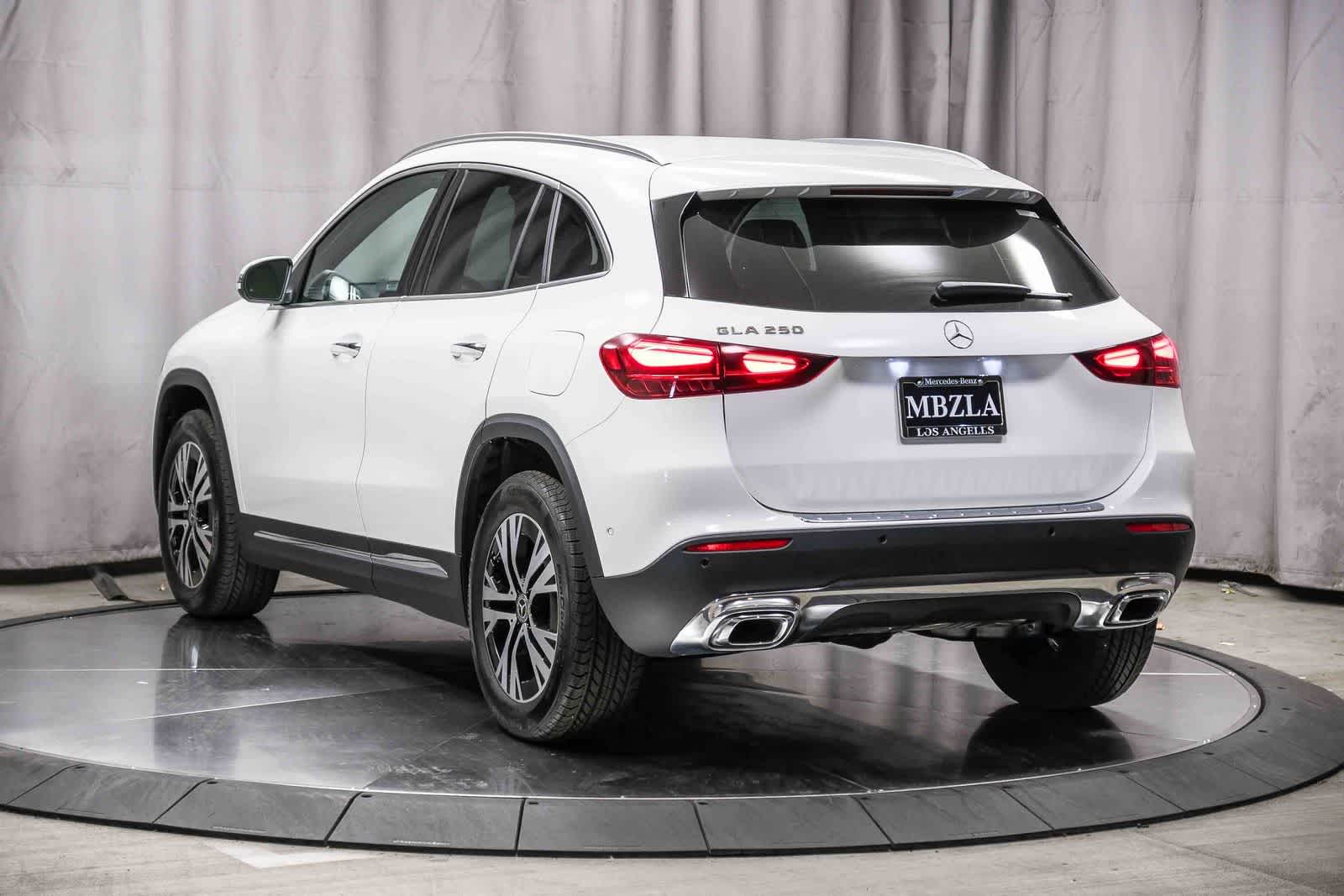 Thumbnail: 2026 Mercedes-Benz GLA - 2