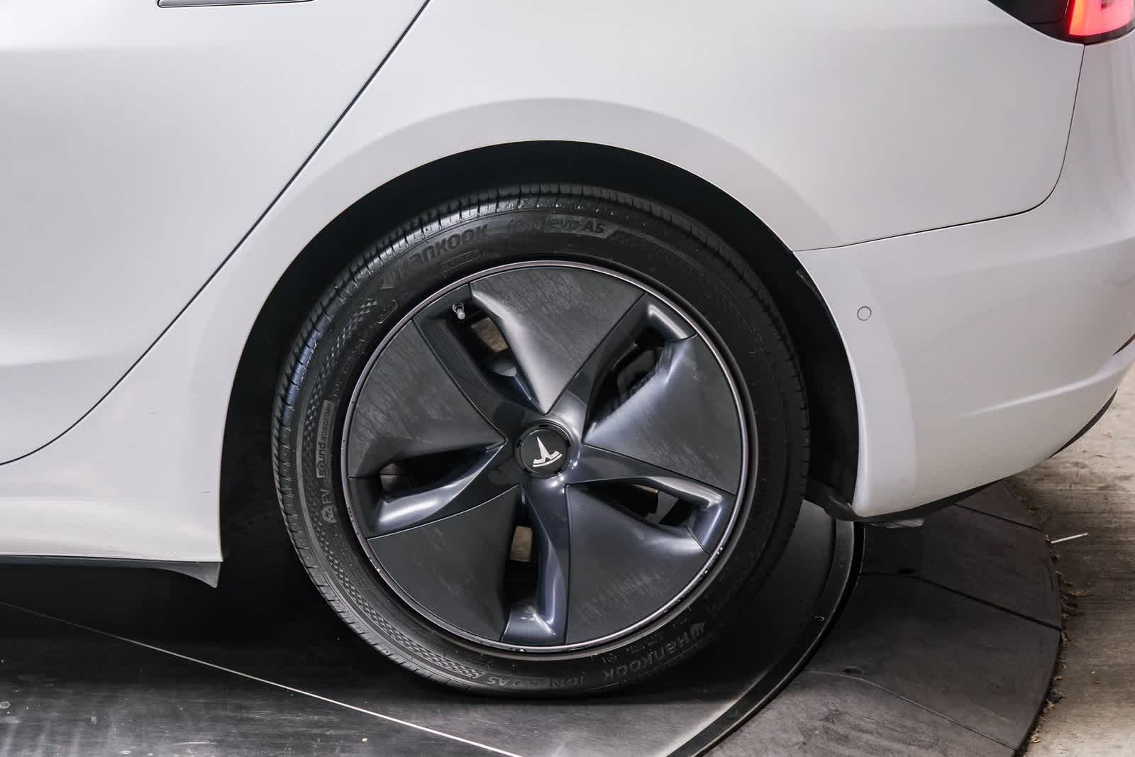 Thumbnail: 2020 Tesla Model 3 - 8