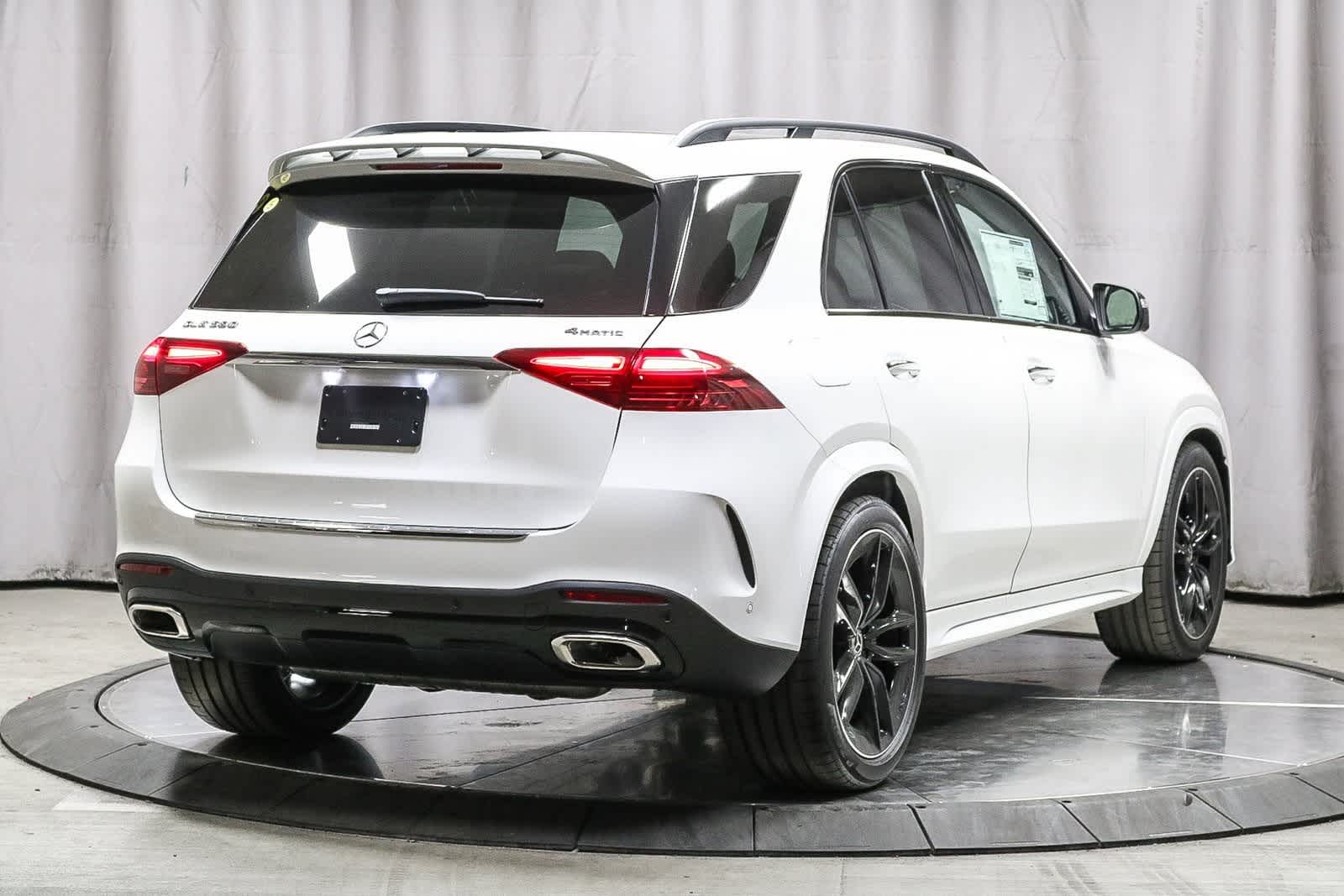 Thumbnail: 2026 Mercedes-Benz GLE - 8