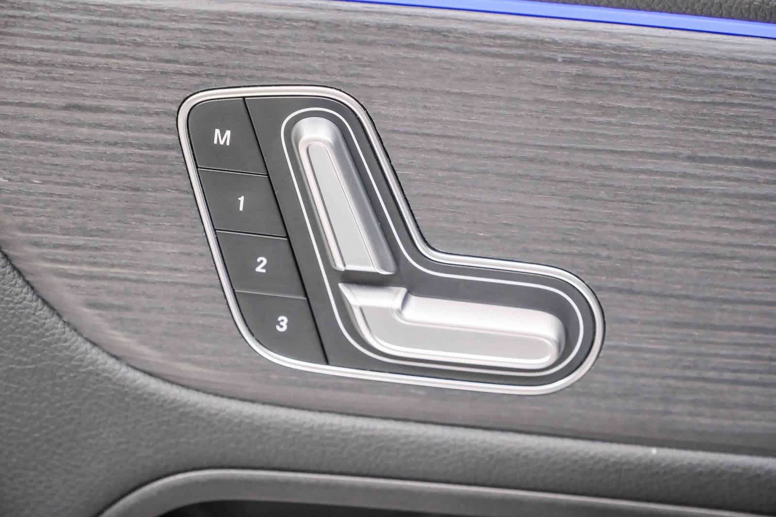 Thumbnail: 2023 Mercedes-Benz EQB - 24