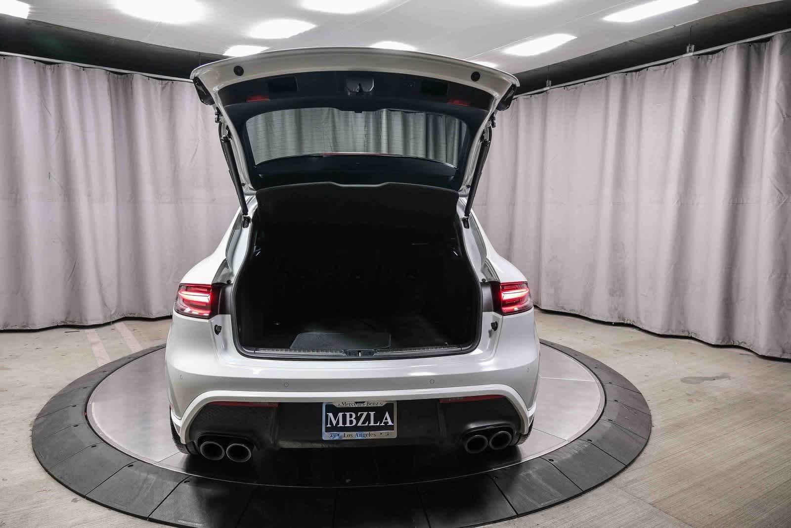 Thumbnail: 2024 Porsche Macan - 25