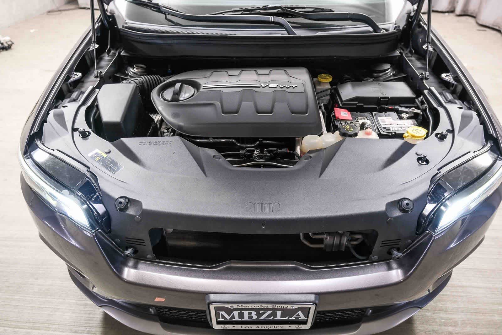 Thumbnail: 2019 Jeep Cherokee - 28