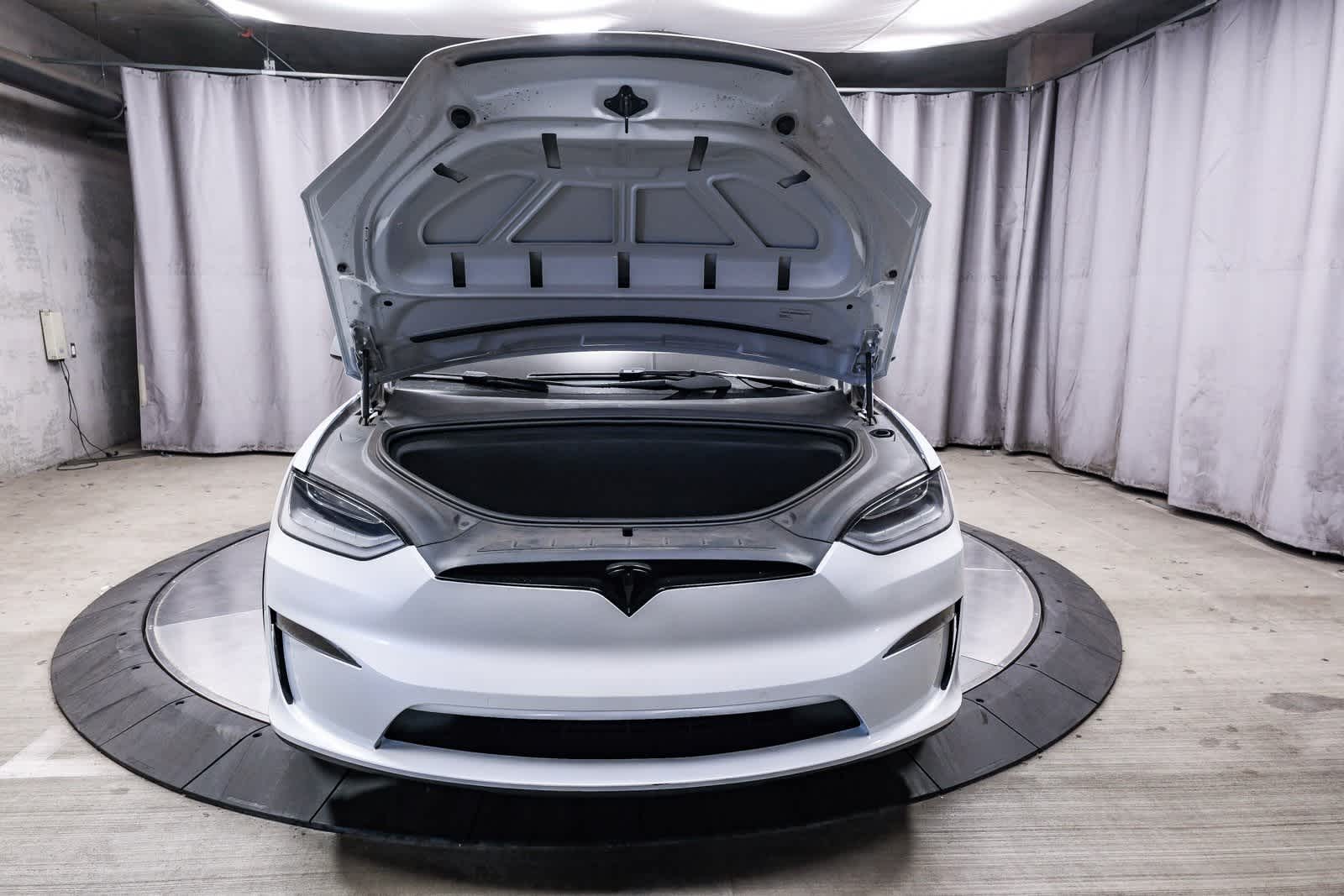 Thumbnail: 2023 Tesla Model X - 26