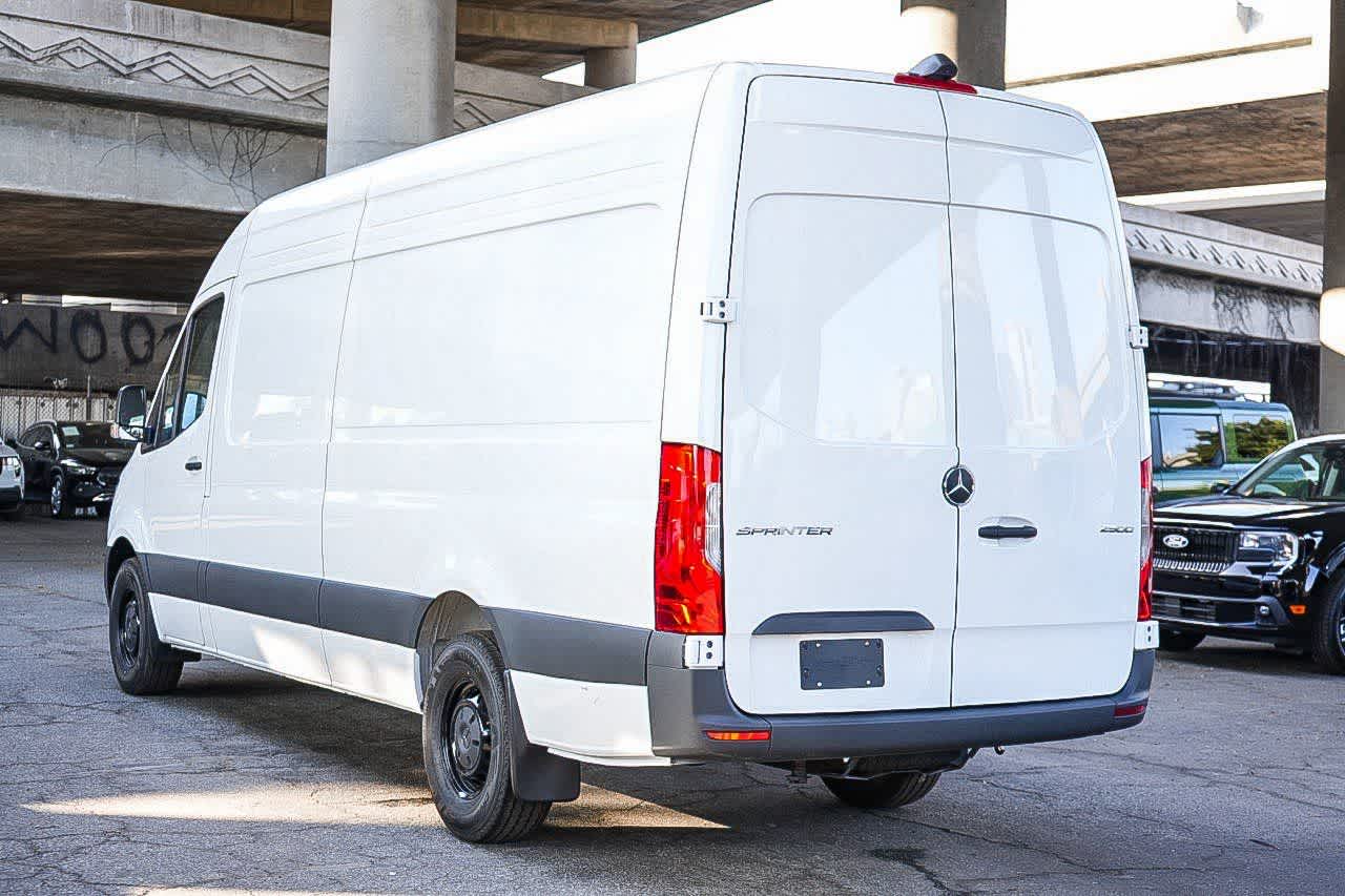 Thumbnail: 2026 Mercedes-Benz Sprinter - 8