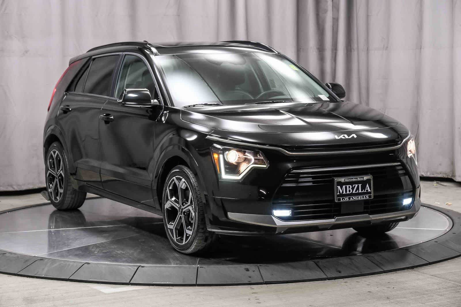 Thumbnail: 2023 Kia Niro - 4