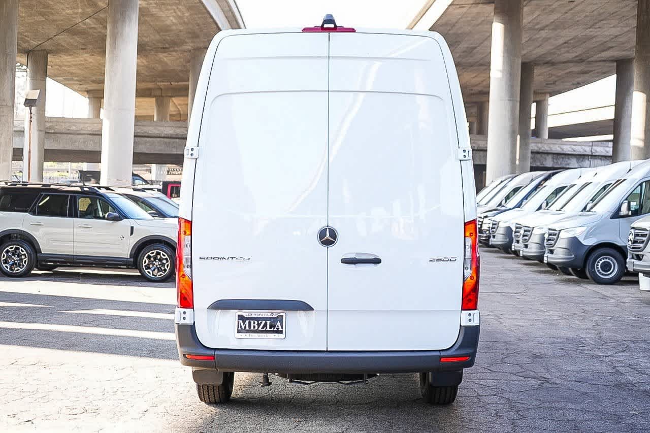 Thumbnail: 2026 Mercedes-Benz Sprinter - 7