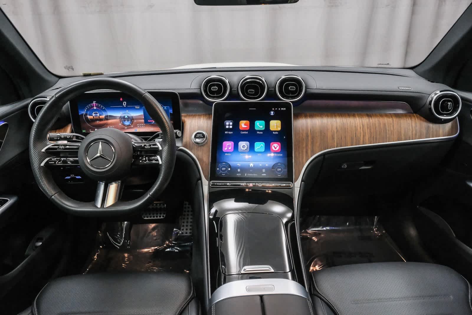 Thumbnail: 2025 Mercedes-Benz GLC - 13